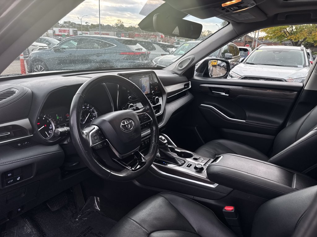 Used 2020 Toyota Highlander Limited AWD/4WD image 13
