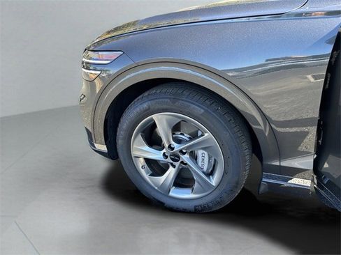 Used 2026 Genesis GV70 2.5T Select image 37