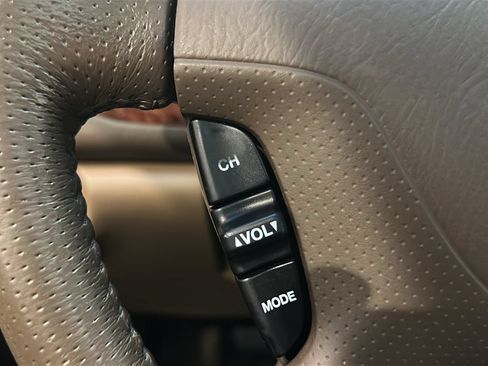 Used 2004 Acura MDX Touring AWD/4WD image 24
