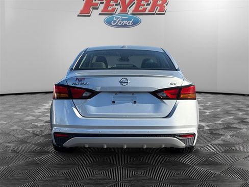 Used 2024 Nissan Altima 2.5 SV image 4