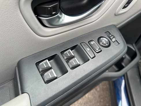 Used 2025 Honda Pilot EX-L image 16