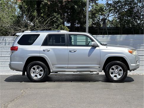 Used 2011 Toyota 4Runner SR5 w/ Premium Pkg w/Leather AWD/4WD image 9