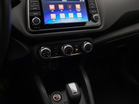 New 2025 Nissan Kicks Play S image 33