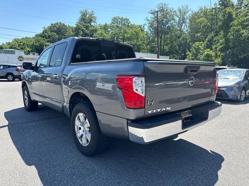 Used 2017 Nissan Titan SV RWD image 4