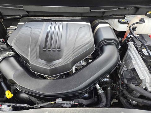 Certified 2025 Chevrolet Traverse High Country AWD/4WD image 30