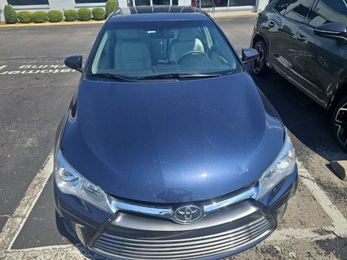 Used 2017 Toyota Camry XLE w/ Moonroof Package FWD image 5