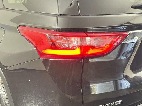Used 2021 Chevrolet Traverse LS FWD image 36