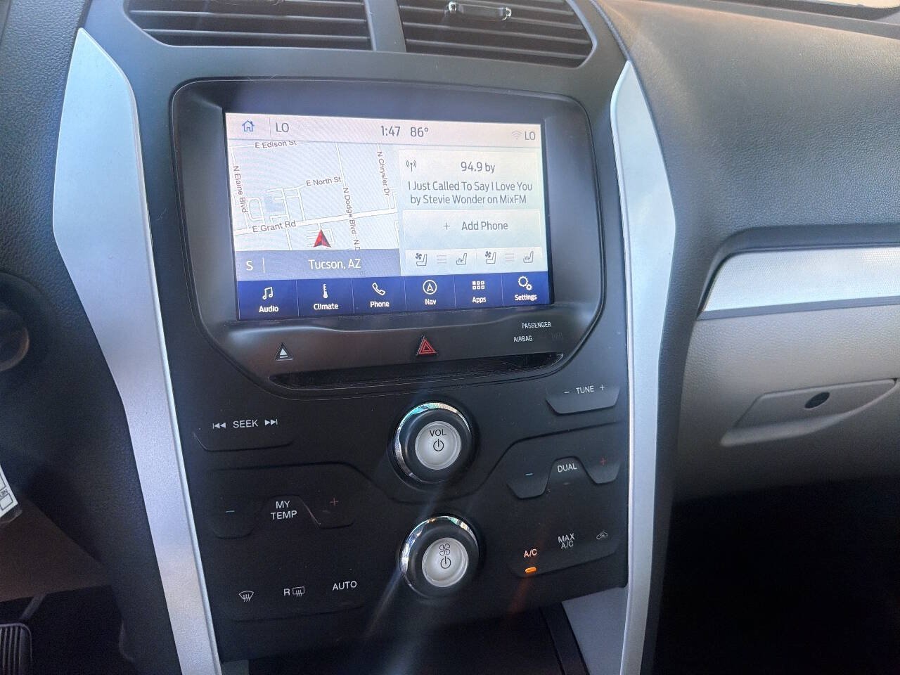 Used 2015 Ford Explorer XLT w/ Equipment Group 202A FWD image 21
