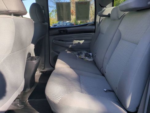 Used 2015 Toyota Tacoma PreRunner image 13