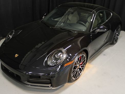 New 2026 Porsche 911 Carrera 4S image 8