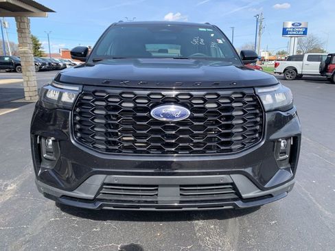 Used 2025 Ford Explorer ST-Line w/ ST-Line Street Pack image 8