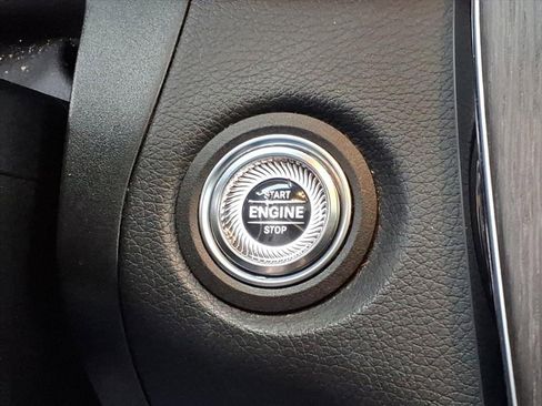 Used 2020 Mercedes-Benz GLC 300 image 27