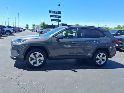 Used 2021 Toyota RAV4 XLE Premium AWD/4WD image 22