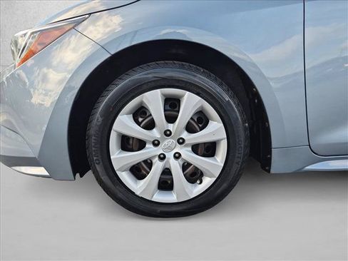 Used 2022 Toyota Corolla LE FWD image 23