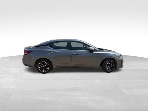 Used 2024 Nissan Sentra SV FWD image 7