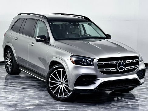 Used 2023 Mercedes-Benz GLS 450 4MATIC image 3
