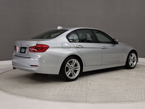Used 2018 BMW 320i Sedan RWD image 7