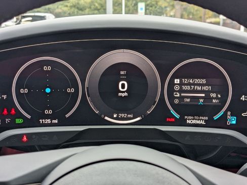 Used 2025 Porsche Taycan 4S image 15