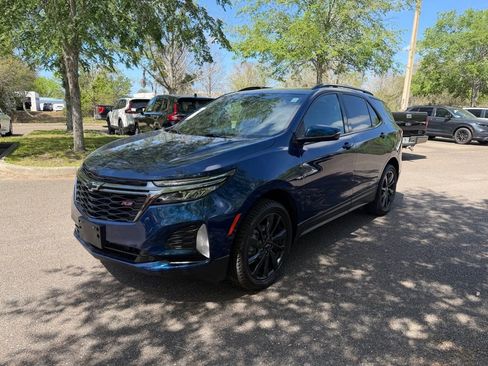 Used 2022 Chevrolet Equinox RS w/ RS Leather Package image 3