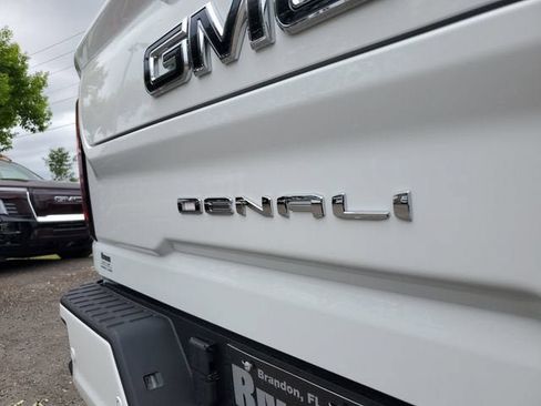 New 2026 GMC Sierra 3500 Denali Ultimate AWD/4WD image 9