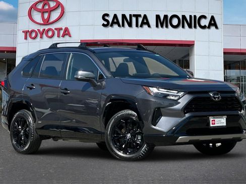 Used 2025 Toyota RAV4 SE AWD/4WD image 2