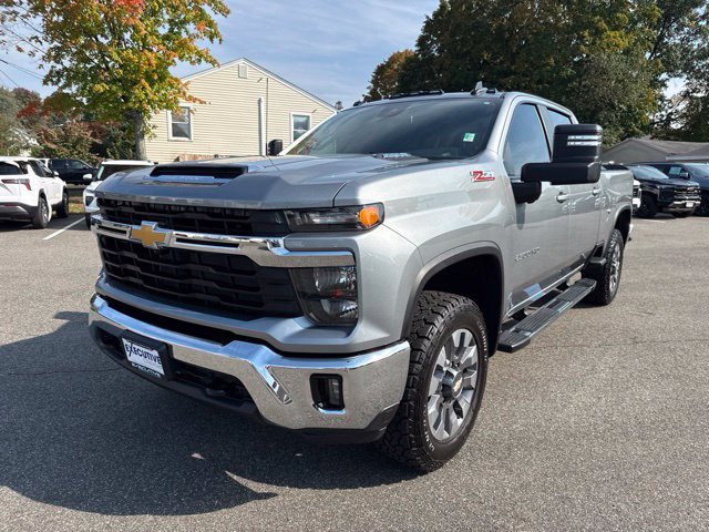 Used 2024 Chevrolet Silverado 2500 LT w/ All Star Edition AWD/4WD image 2