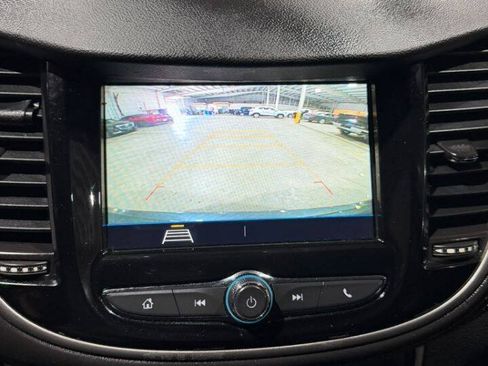 Used 2019 Chevrolet Trax LT w/ LT Convenience Package AWD/4WD image 30