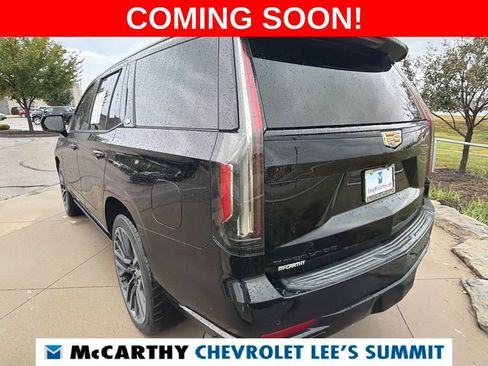 Used 2022 Cadillac Escalade Sport Platinum w/ Heavy-Duty Trailer Package AWD/4WD image 24