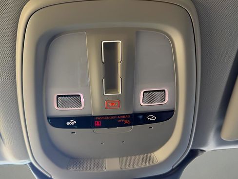 Used 2024 Volvo XC60 B5 Plus image 28