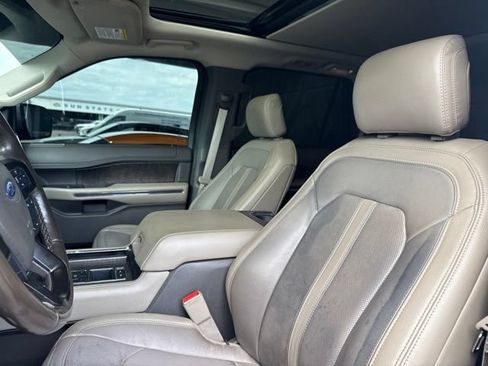 Used 2019 Ford Expedition Limited w/ Equipment Group 302A RWD image 8