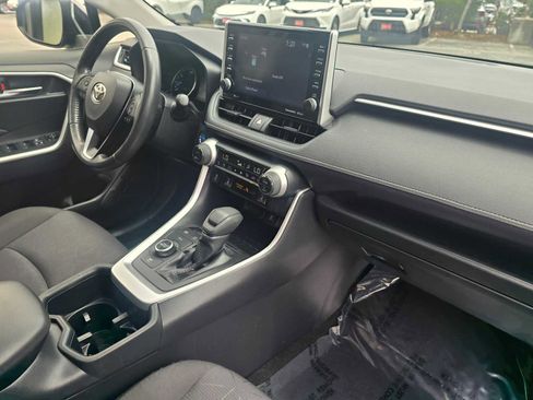 Used 2022 Toyota RAV4 XLE w/ Convenience Package AWD/4WD image 11