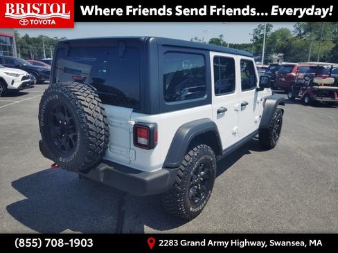 Used 2022 Jeep Wrangler Unlimited Sport AWD/4WD image 7