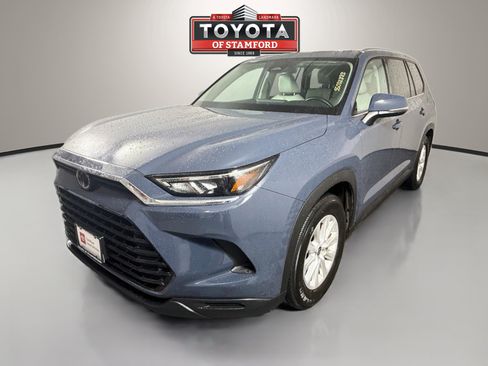 Certified 2025 Toyota Grand Highlander FWD image 3
