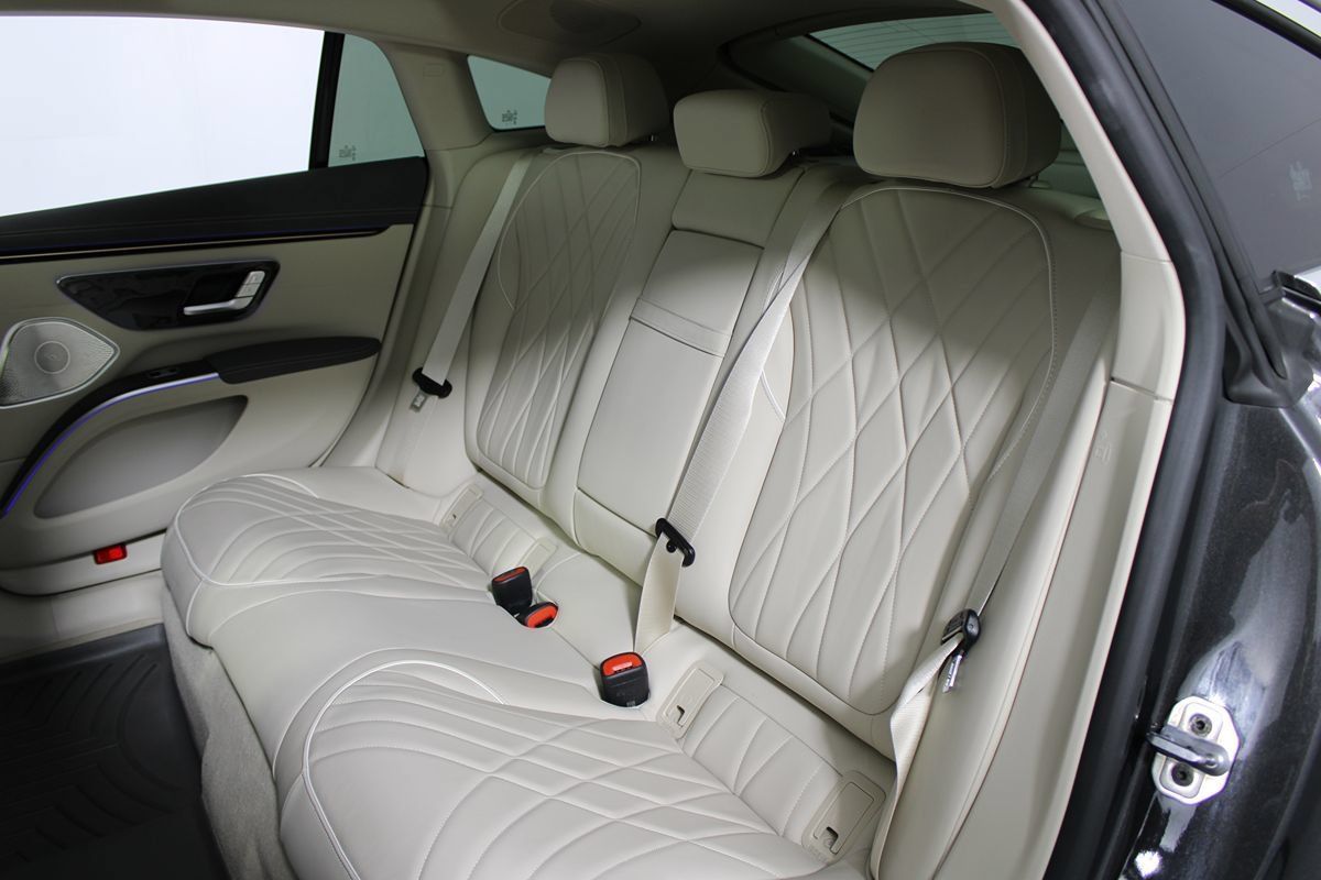 Used 2022 Mercedes-Benz EQS 580 4MATIC Sedan image 29