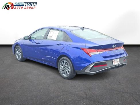 Used 2024 Hyundai Elantra SEL image 8