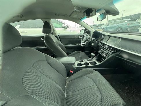 Certified 2019 Kia Optima LX image 3