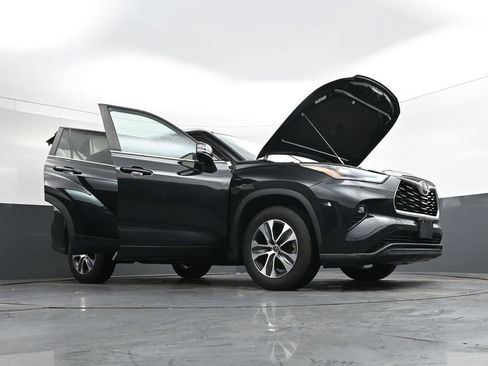 Used 2023 Toyota Highlander L image 46