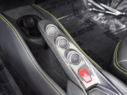 Used 2022 Ferrari F8 Tributo RWD image 45