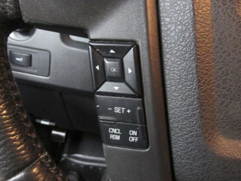 Used 2013 Ford F150 XLT w/ Mid Equipment Group AWD/4WD image 29