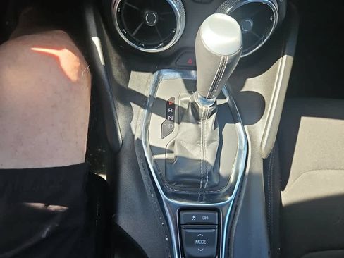 Used 2022 Chevrolet Camaro LT RWD image 17