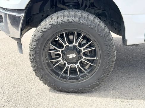 Used 2019 Ford F150 XLT AWD/4WD image 4