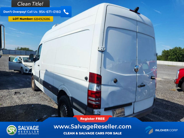 Used 2015 Freightliner Sprinter 2500 w/ Additional Battery Package RWD image 3