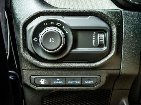 Used 2024 Jeep Wrangler Unlimited AWD/4WD image 19