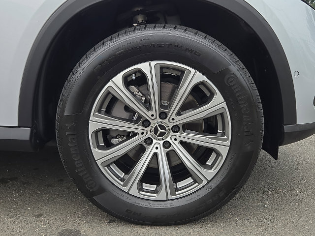 Used 2024 Mercedes-Benz GLC 300 4MATIC w/ Advanced USB Package image 9
