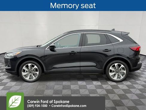 Certified 2025 Ford Escape Platinum image 11