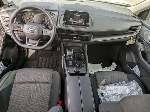 New 2026 Nissan Rogue SV AWD/4WD image 18