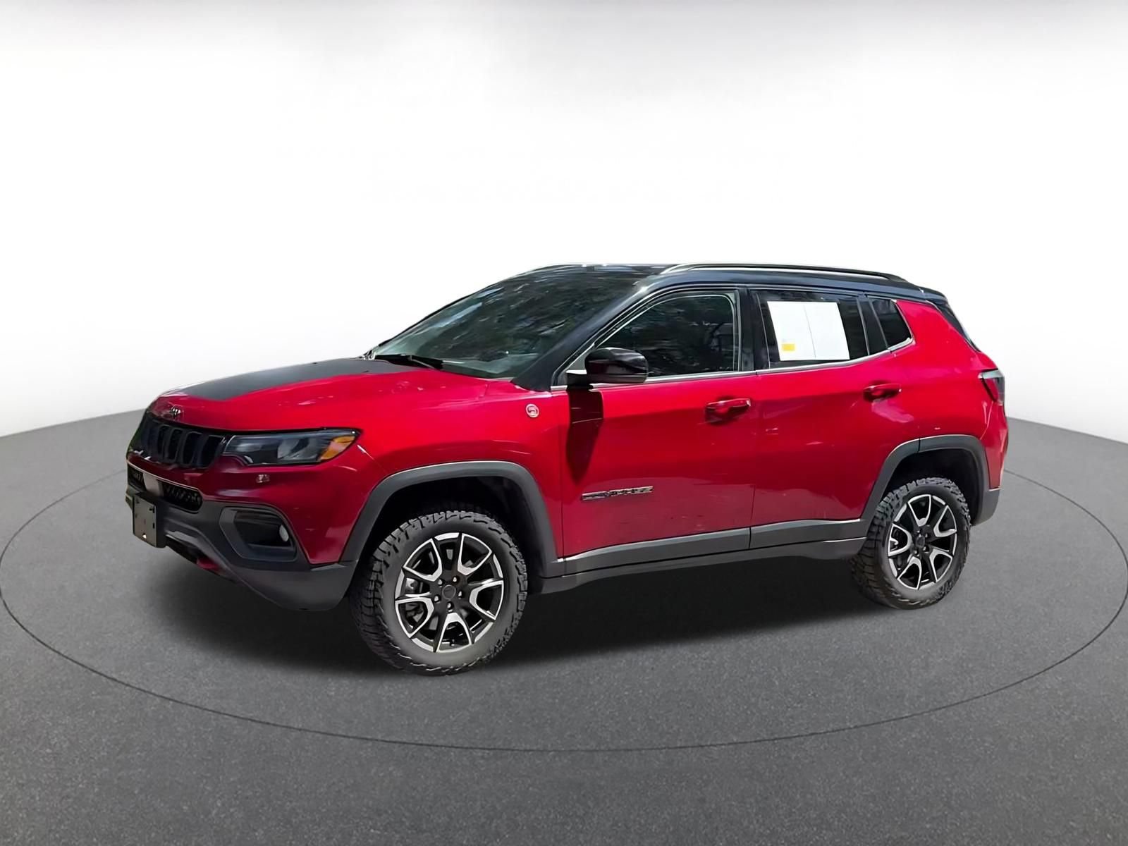 Used 2025 Jeep Compass Trailhawk AWD/4WD image 7