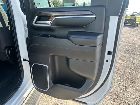 Used 2024 Chevrolet Silverado 2500 LT image 32