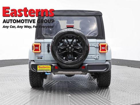 Used 2024 Jeep Wrangler Unlimited Sahara w/ Technology Group AWD/4WD image 6