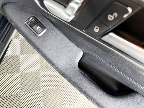 Used 2014 Mercedes-Benz E 350 Sedan image 44